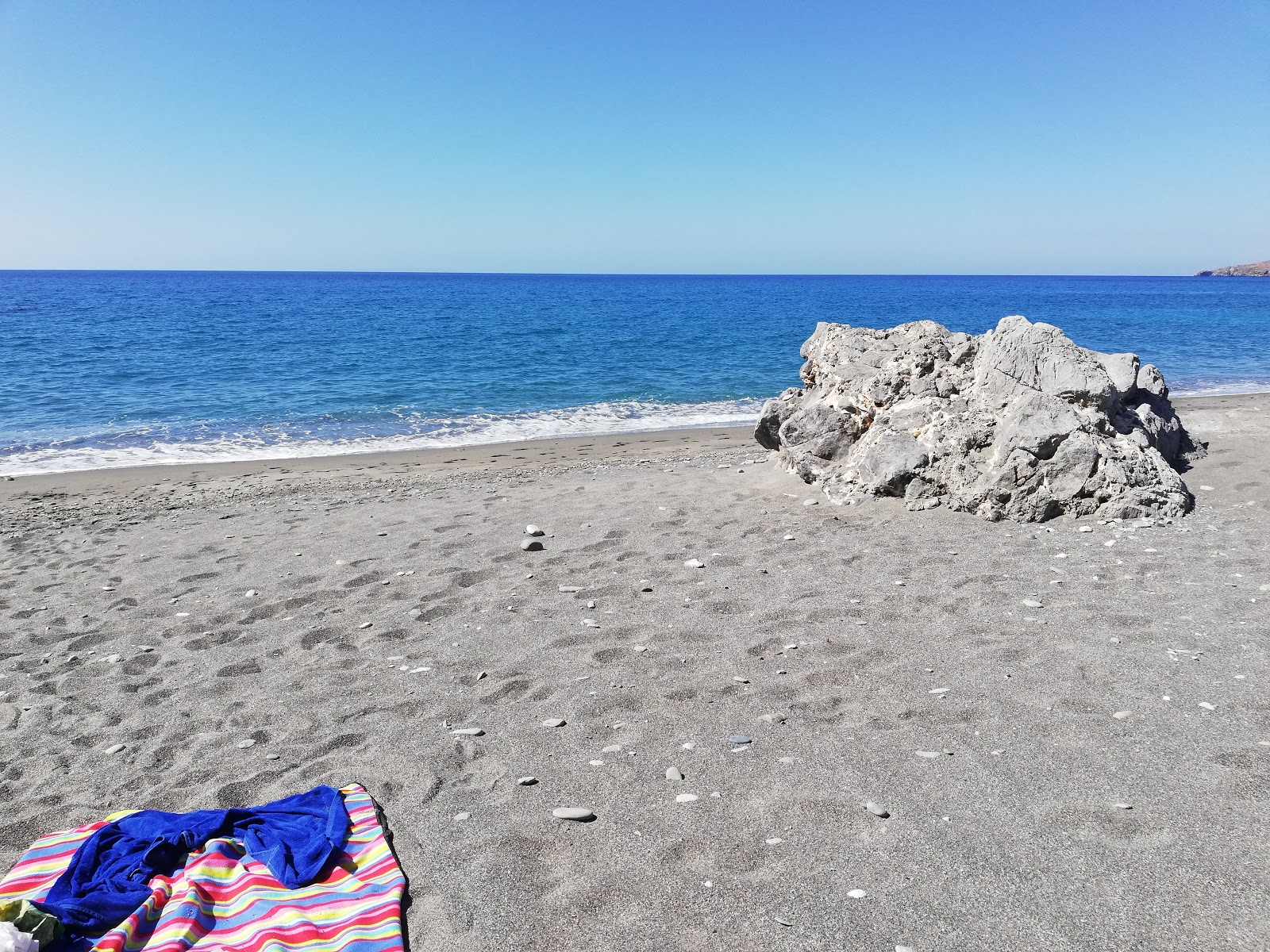 Foto av East beach med rymlig strand