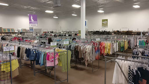 Thrift Store «7th St & Thunderbird Goodwill Retail Store & Donation Center», reviews and photos, 13236 N 7th St, Phoenix, AZ 85022, USA