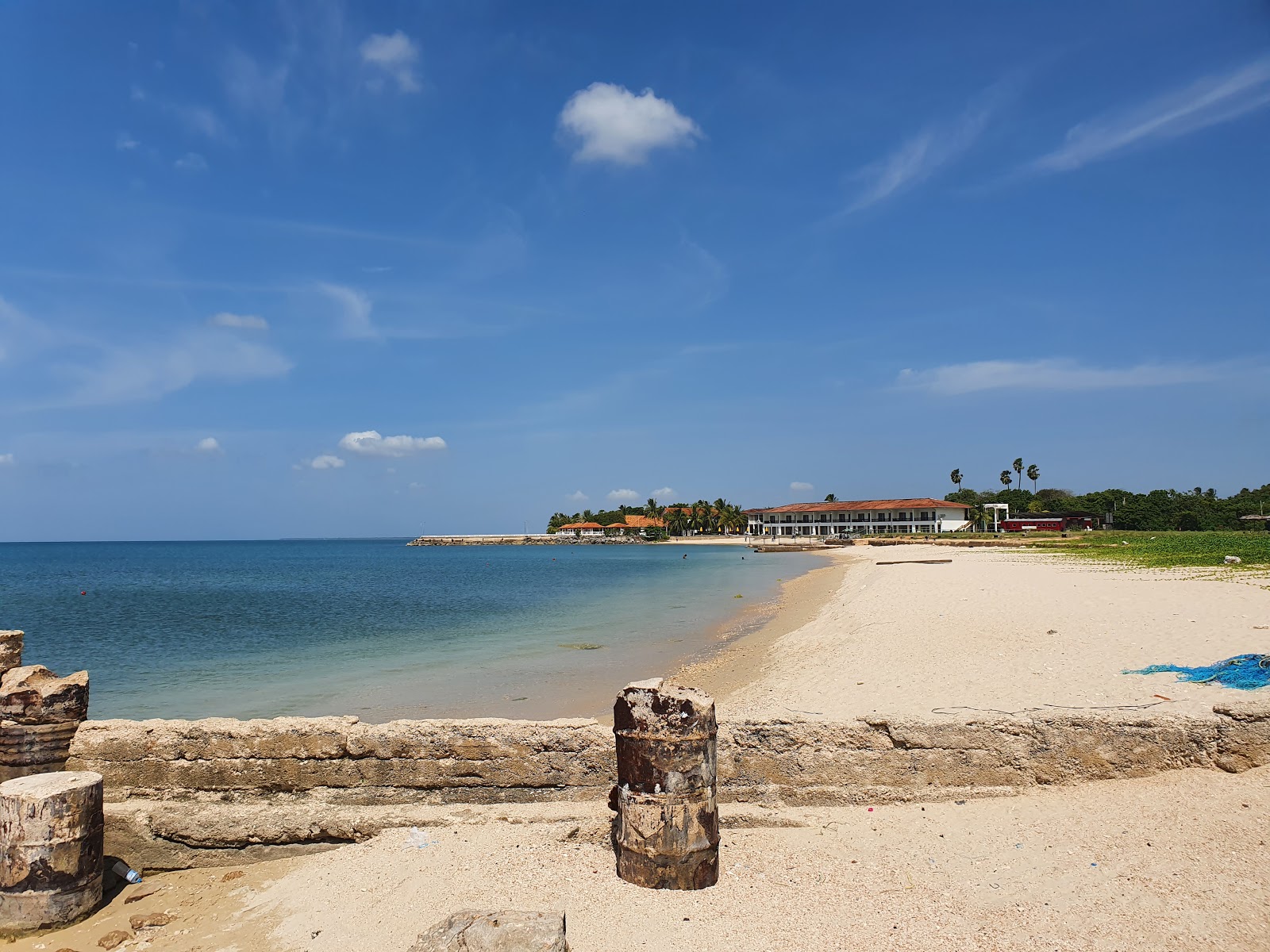 Φωτογραφία του Kankesanthurai Beach με φωτεινή άμμος επιφάνεια