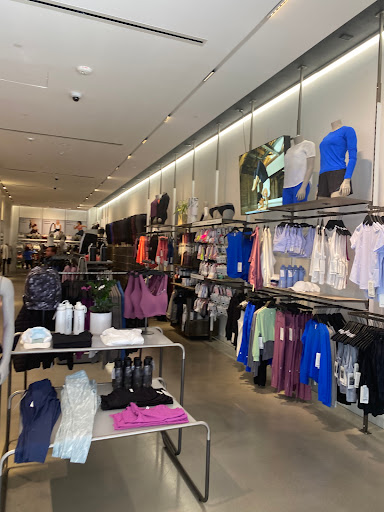 Sportswear Store «lululemon», reviews and photos, 334 Santana Row #1035, San Jose, CA 95128, USA