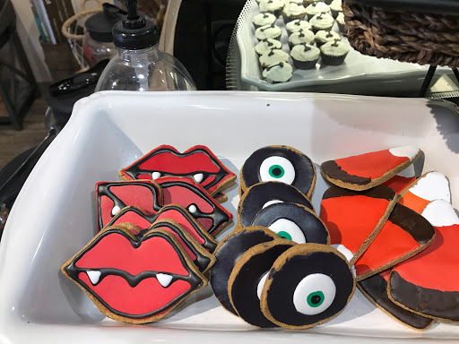 Pet Store «Whisker Bones Supply Co.», reviews and photos, 138 N Main St, Edwardsville, IL 62025, USA