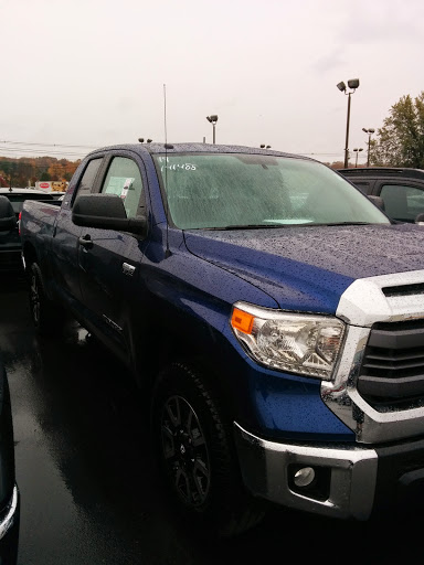 Toyota Dealer «Toyota of Wallingford», reviews and photos, 859 N Colony Rd, Wallingford, CT 06492, USA