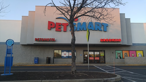 Pet Supply Store «PetSmart», reviews and photos, 220 Commerce Blvd, Fairless Hills, PA 19030, USA