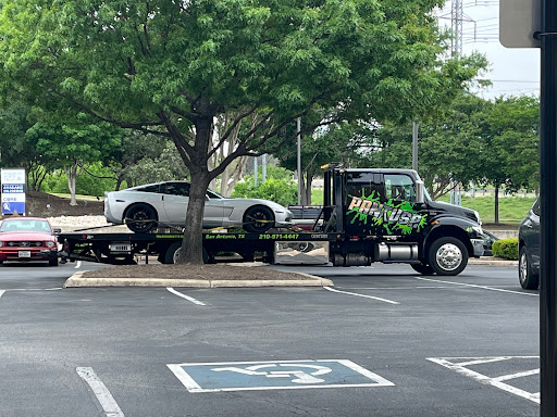 Used Car Dealer «Pleasanton Truck Company», reviews and photos, 805 2nd St, Pleasanton, TX 78064, USA