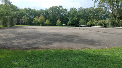 Tennis courts (unlit)