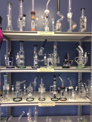 Tobacco Shop «Glass City Smoke Shop», reviews and photos, 1719 Spring Garden St, Greensboro, NC 27403, USA