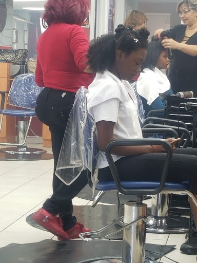 Beauty Salon «Divas Style Beauty Salon», reviews and photos, 4142 W Oak Ridge Rd #102, Orlando, FL 32809, USA