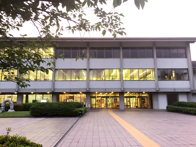 鹿児島県立図書館 鹿児島県鹿児島市城山町 公立図書館 図書館 グルコミ