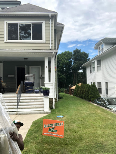 Moving Company «College Hunks Hauling Junk and Moving», reviews and photos, 615 Mamaroneck Ave, Mamaroneck, NY 10543, USA