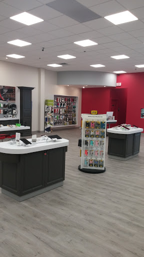 Cell Phone Store «Verizon Authorized Retailer - IM Wireless Salem», reviews and photos, 356 S Broadway h, Salem, NH 03079, USA