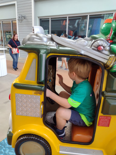 Sportswear Store «Columbia Sportswear Outlet Store at Premium Outlets», reviews and photos, 2300 Grand Cypress Dr #170, Lutz, FL 33559, USA