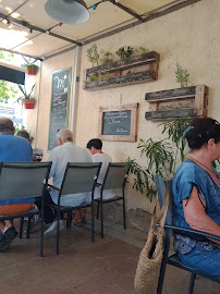 Atmosphère du Restaurant Le saint M à Saint-Martin-de-Crau - n°3