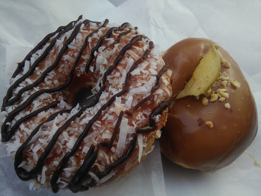 Donut Shop «Zombee Donuts», reviews and photos, 802 E Chapman Ave, Fullerton, CA 92831, USA