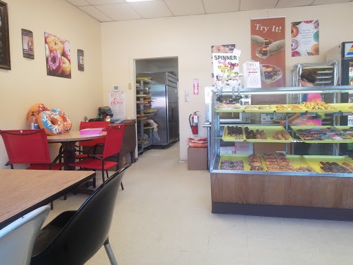 Donut Shop «Donut Choice», reviews and photos, 212 N Walnut Creek Dr, Mansfield, TX 76063, USA