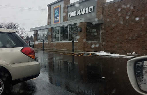 Supermarket «ALDI», reviews and photos, 571 E 24th St, Holland, MI 49423, USA