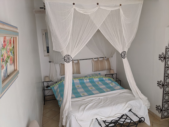 Chambres Chambre d'hôtes Domaine de la Provenç'âne Le Pigeonnier Caroline et Gérard Massel 83690 Salernes