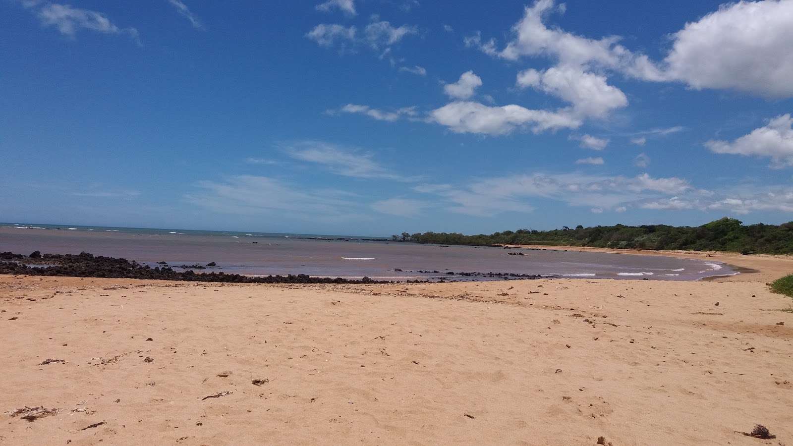 Photo de Plage Enseada avec plage spacieuse