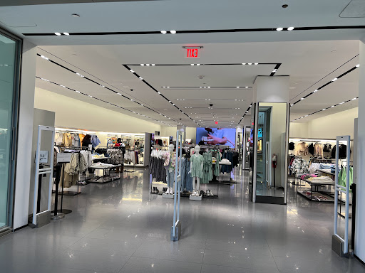 Shopping Mall «Newport Centre», reviews and photos, 30 Mall Dr W, Jersey City, NJ 07310, USA