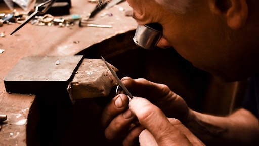A & M DIGGLE Jewellery Design and Repair