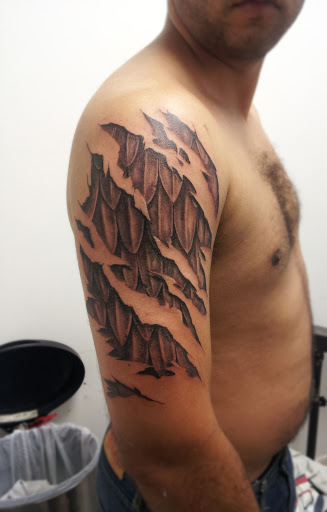 Tattoo Shop «Moving Shadow Ink», reviews and photos, 4328 W Forest Home Ave, Milwaukee, WI 53219, USA