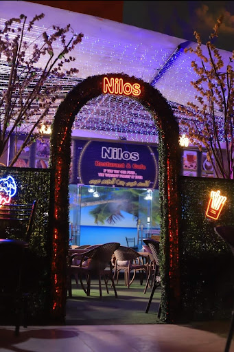 Nilos Restaurant & Cafe مطعم وكافية نايلوس 
