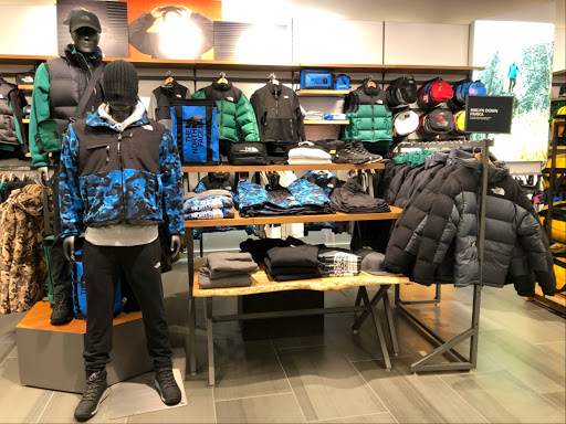 Clothing Store «The North Face», reviews and photos, 8080L Tysons Corner Center, Tysons, VA 22102, USA