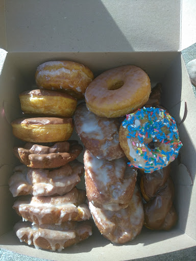 Donut Shop «Sunshine Donuts», reviews and photos, 2160 E 14th St, San Leandro, CA 94577, USA