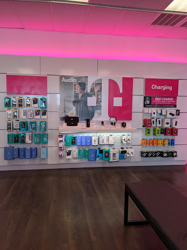 Cell Phone Store «T-Mobile», reviews and photos, 2431 US-1, North Brunswick Township, NJ 08902, USA