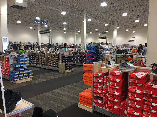 Shoe Store «DSW Designer Shoe Warehouse», reviews and photos, 10515 N Mopac Expy, Austin, TX 78759, USA