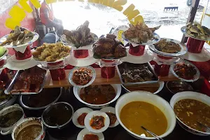 Rumah Makan Simpang Tigo image