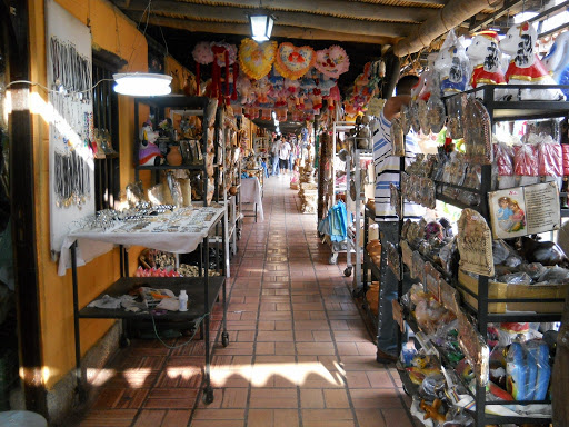 Mercado Artesanal La Tinaja