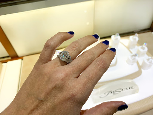 Jewelry Store «Markham Fine Jewelers», reviews and photos, 8355 Gaylord Pkwy, Frisco, TX 75034, USA