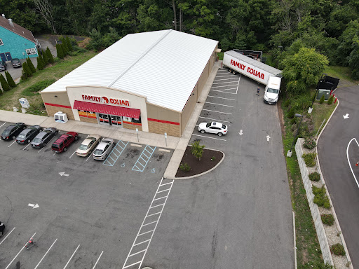 Dollar Store «FAMILY DOLLAR», reviews and photos, 1324 E Main St, Meriden, CT 06450, USA