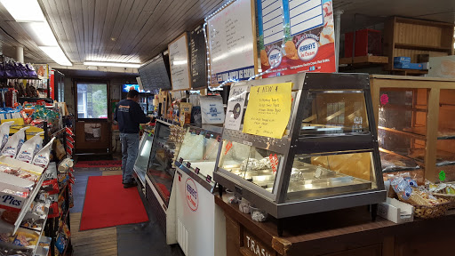 Convenience Store «Mill Pond Country Store», reviews and photos, 220 East St, Stafford Springs, CT 06076, USA