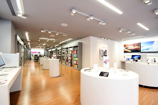 Iphone stores Barcelona