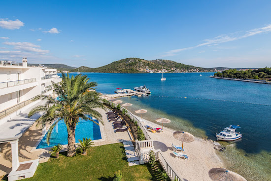 Perla Beach