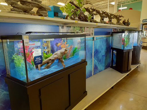 Pet Supply Store «PetSmart», reviews and photos, 20530 E 13 Mile Rd, Roseville, MI 48066, USA