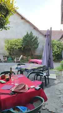 Atmosphère du Restaurant français L'Auberge du Sapeney à Chindrieux - n°6