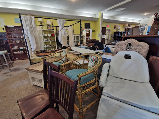 Thrift Store «Habitat For Humanity Thrift Store», reviews and photos, 1635 N Old Dixie Hwy, Jupiter, FL 33469, USA