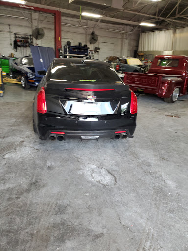 Auto Body Shop «American Body Works Inc», reviews and photos, 420 S Mill St, Lewisville, TX 75057, USA