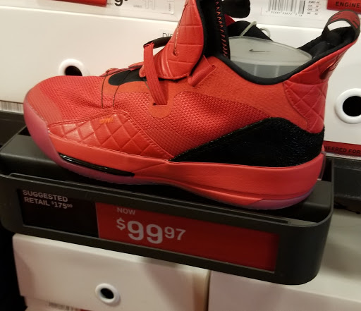 Clothing Store «Nike Factory Store», reviews and photos, 549 South Chillicothe Road #320, Aurora, OH 44202, USA