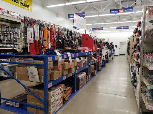 Hardware Store «Harbor Freight Tools», reviews and photos, 1640 75th St, Downers Grove, IL 60516, USA