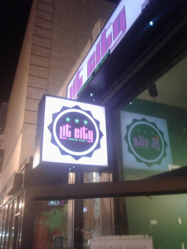 Tobacco Shop «The Greenroom Smoke Shop», reviews and photos, 1426 Park Rd NW, Washington, DC 20010, USA