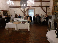 Atmosphère du Restaurant français Auberge la Lucarne aux Chouettes à Villeneuve-sur-Yonne - n°20