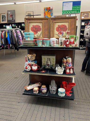 Donations Center «Goodwill Store and Donation Center», reviews and photos