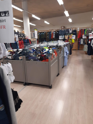 Rezensionen über AU FIL DES MARQUES – Magasin de Granges Paccot (CH) in Freiburg - Bekleidungsgeschäft