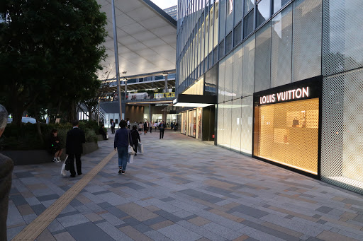 LOUIS VUITTON Daimaru Tokyo Store