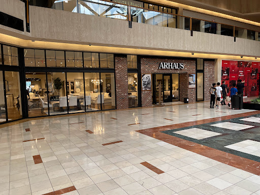 Northbrook Court, 2171 Lake Cook Rd, Northbrook, IL 60062, USA, 