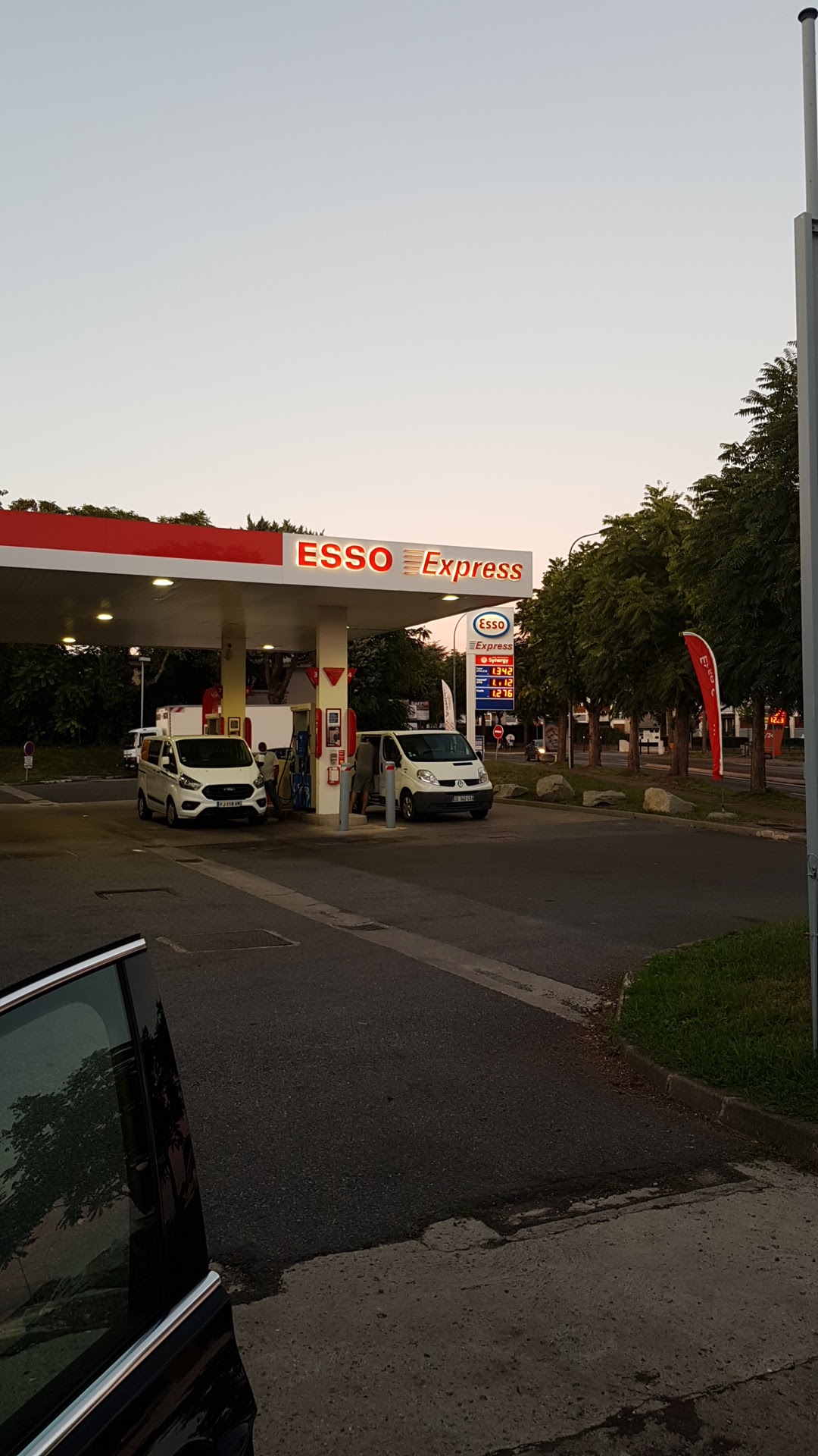Photo n° 2 de l'avis de Tharaka. fait le 21/08/2020 à 18:56
