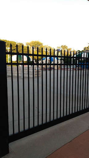 Park «Highland Park Aquatic Center», reviews and photos, 1840 Edgcumbe Rd, St Paul, MN 55116, USA